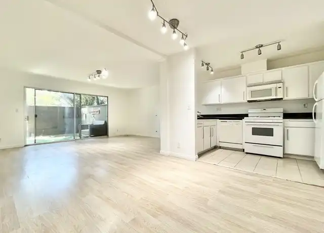 Property at 4401 Kraft Ave Unit 13, Studio City, CA, 91602, 1 bed, 1 bath, [object Object]