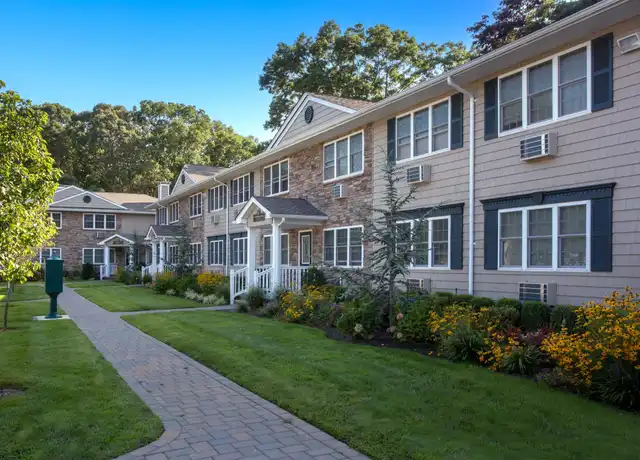 Property at 166 Rollstone Ave Unit 24, West Sayville, NY, 11796, 1 bed, 1 bath, [object Object]