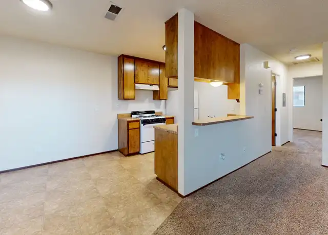 Property at 2124 Branstetter Ln, Redding, CA, 96001, 2 beds, 1 bath, [object Object]