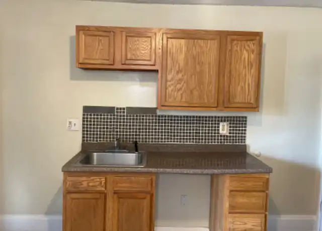 Property at 1670 Manchester Ave Unit 1670, Columbus, OH, 43211, 3 beds, 1 bath, [object Object]