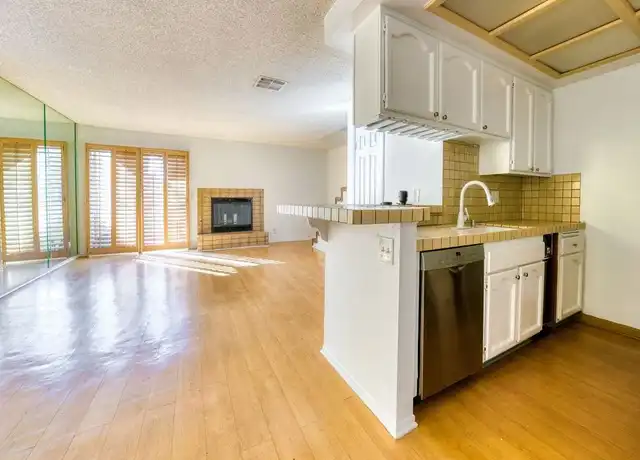 Property at 1040 N Gardner St #4, West Hollywood, CA, 90046, 2 beds, 3 baths, [object Object]