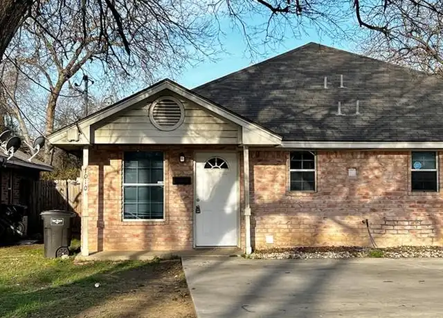 Property at 1010 S Retta St, Fort Worth, TX, 76111, 3 beds, 2 baths, [object Object]