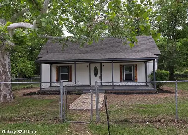 Property at 104 Greathouse St, Bridgeport, TX, 76426, 3 beds, 2 baths, [object Object]