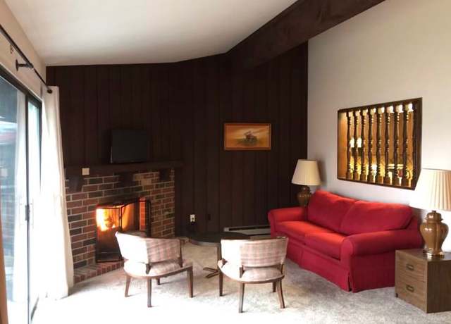 Photo of 32 Lausanne Ct, Lake Geneva, WI 53147