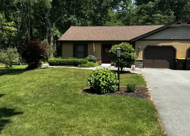 Property at 7 James Ct, Gansevoort, NY, 12831, 2 beds, 1 bath, [object Object]