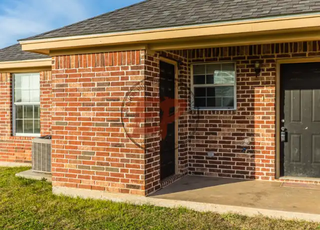 Property at 2824 Jerry Mashek Dr Unit 1, West, TX, 76691, 2 beds, 1 bath, [object Object]