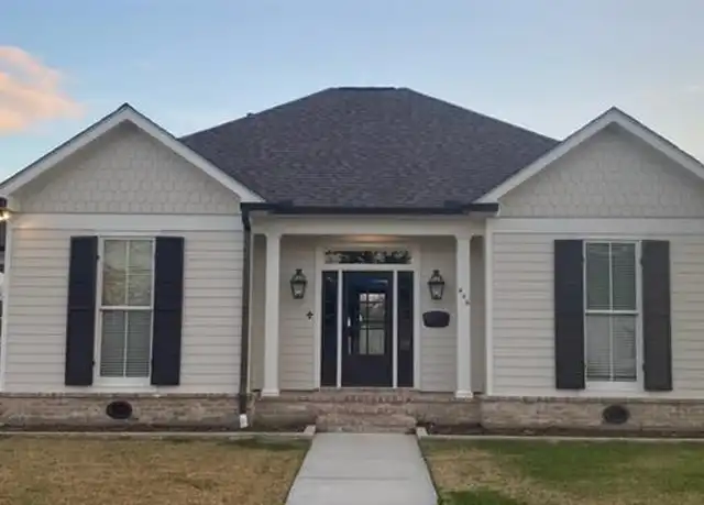 Property at 905 Richard St, Gretna, LA, 70053, 3 beds, 2 baths, [object Object]