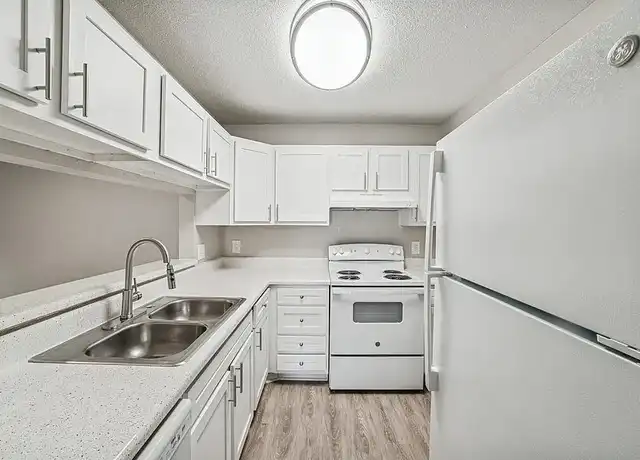 Property at Sharon West - 1357 Sharon Rd W, Charlotte, NC, 28210, 1 bed, 1 bath, [object Object]