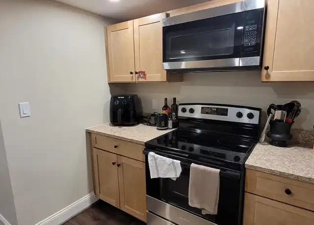 Property at 10 Elmwood Ave, Norwalk, CT, 06854, 1 bed, 1 bath, [object Object]