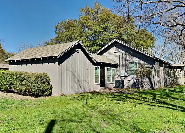 Property at 908 Forrest Ave, Cleburne, TX, 76033, 2 beds, 1 bath, [object Object]