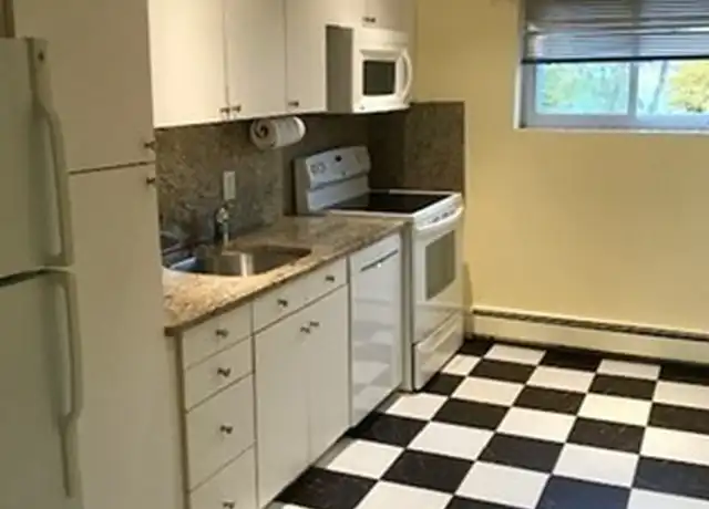 Property at 21 Westgate Rd #6, Chestnut Hill, MA, 02467, 2 beds, 1 bath, [object Object]