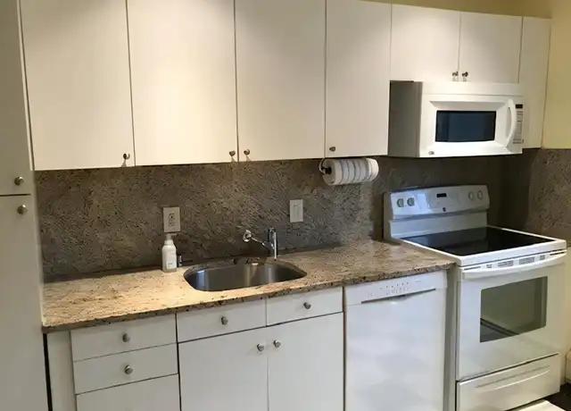 Property at 21 Westgate Rd #6, Chestnut Hill, MA, 02467, 2 beds, 1 bath, [object Object]