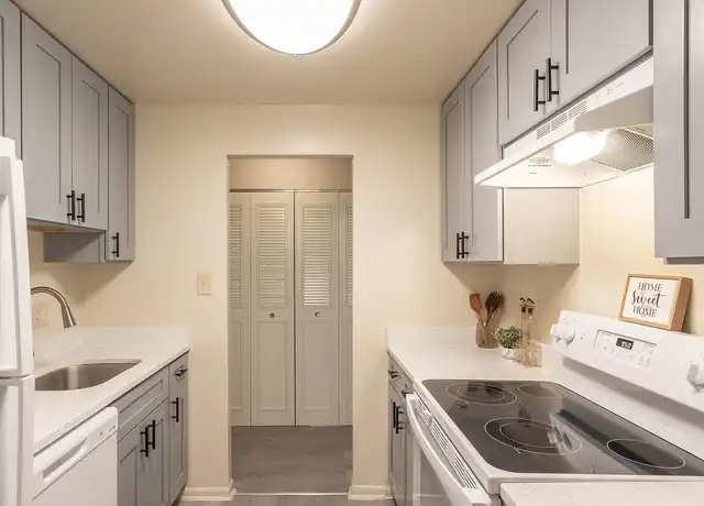 Property at Mallard Court Apartments - 4511 Colony Ct, Alexandria, VA, 22309, 2 beds, 1-2 bath, [object Object]