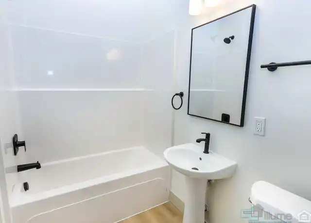 Property at 617 Monroe St Unit 105, Oregon City, OR, 97045, 1 bed, 1 bath, [object Object]