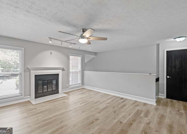 Photo of 2013 Canyon Point Cir, Roswell, GA 30076