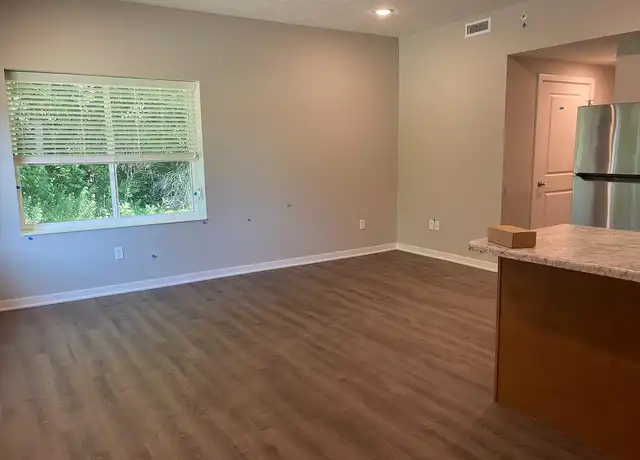 Property at Fremont Omega - 2550 N Nye Ave, Fremont, NE, 68025, 1 bed, 1 bath, [object Object]