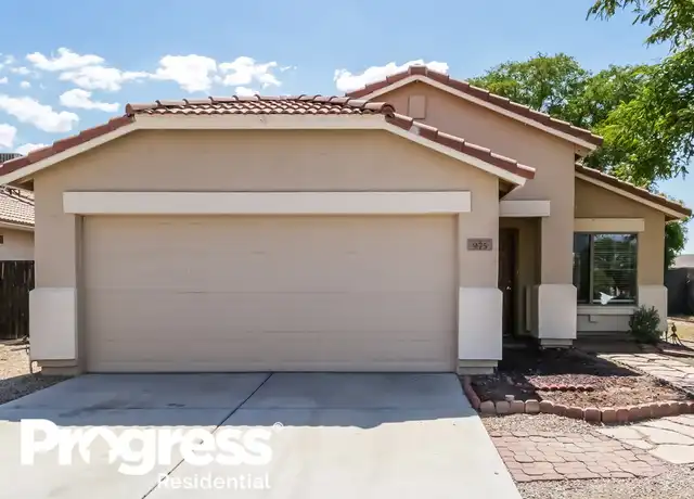 Property at 975 E Vernoa St, San Tan Valley, AZ, 85140, 3 beds, 2 baths, [object Object]