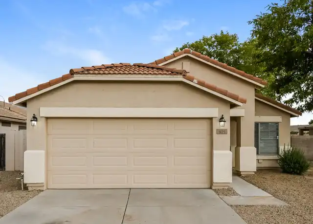 Property at 975 E Vernoa St, San Tan Valley, AZ, 85140, 3 beds, 2 baths, [object Object]