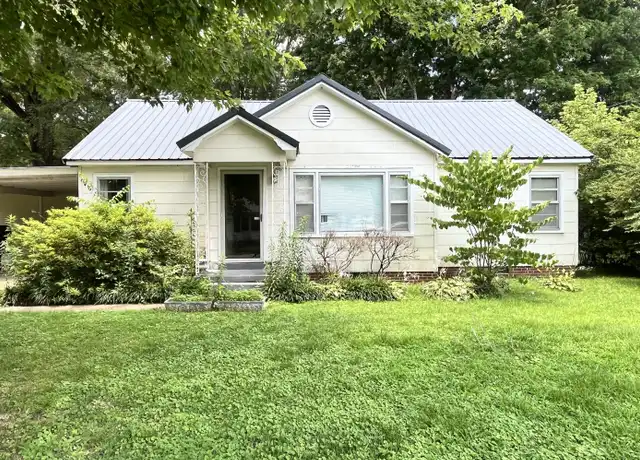 Property at 621 N 28th Ave, Humboldt, TN, 38343, 2 beds, 1 bath, [object Object]