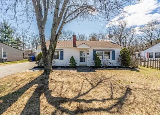 Property at 166 Nottingham St, Springfield, MA, 01104, 2 beds, 1 bath, [object Object]