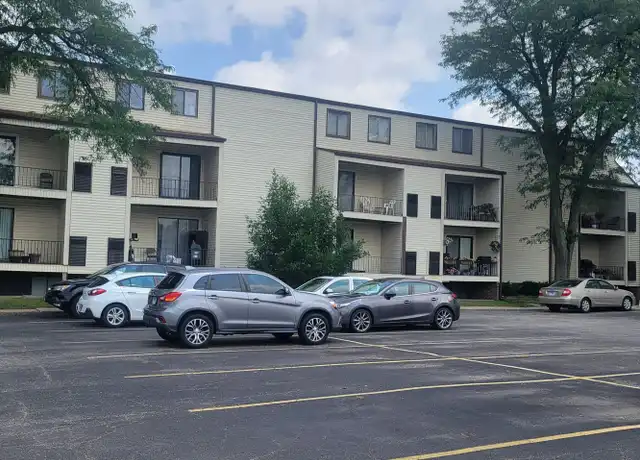 Property at 3119 W Willow Knolls Dr, Peoria, IL, 61614, 2 beds, 1.5 baths, [object Object]