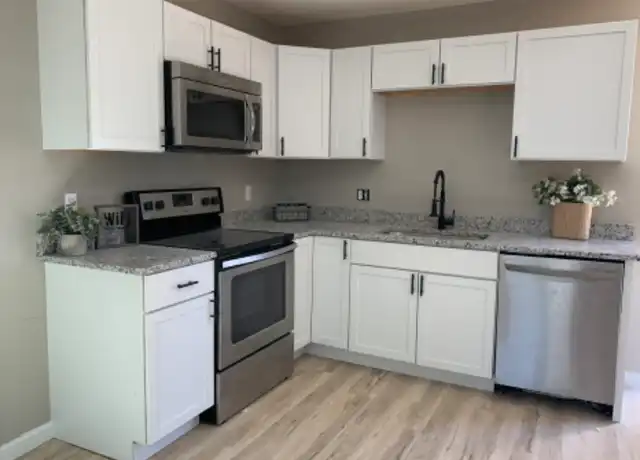 Property at 7653 S 41st St, Bellevue, NE, 68147, 3 beds, 2 baths, [object Object]