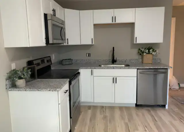 Property at 7653 S 41st St, Bellevue, NE, 68147, 3 beds, 2 baths, [object Object]