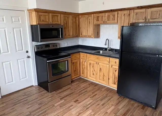 Property at 13898 S Robert Trl, Rosemount, MN, 55068, 2 beds, 1 bath, [object Object]