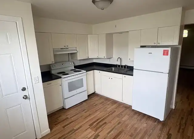 Property at 13898 S Robert Trl, Rosemount, MN, 55068, 2 beds, 1 bath, [object Object]