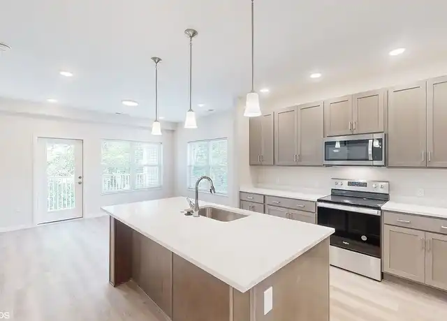 Property at Southwood Crossing - 1915 S Mattis Ave, Champaign, IL, 61821, 1-3 bed, 1-2 bath, [object Object]