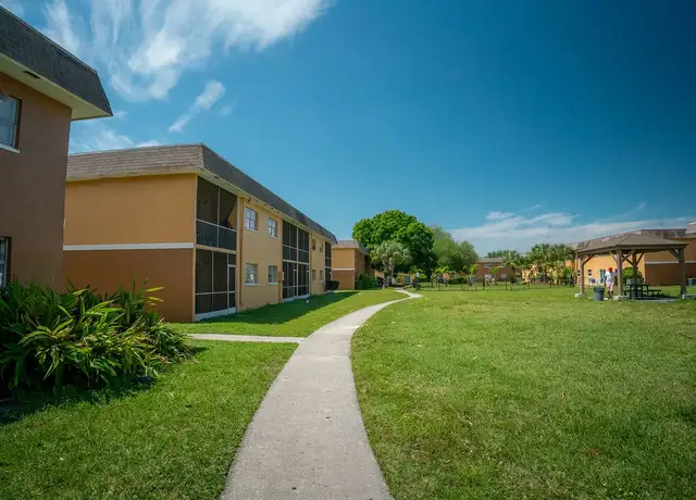 Photo of 3506 14th St W, Bradenton, FL 34205