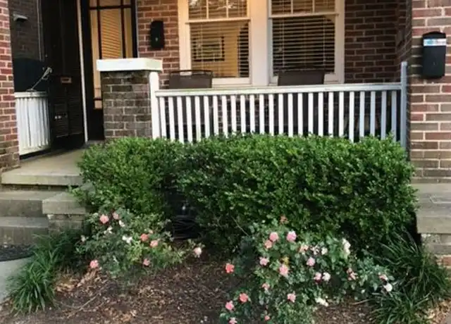 Property at 2 bedroom / 1 bath ~ Downtown Charleston - 135 Wentworth St, Charleston, SC, 29401, 2 beds, 1 bath, [object Object]