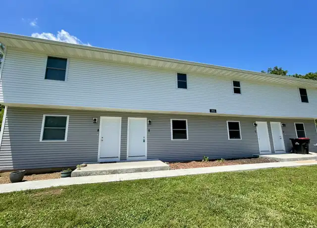 Property at 904 Deer Run Unit B, Warrensburg, MO, 64093, 2 beds, 1.5 baths, [object Object]