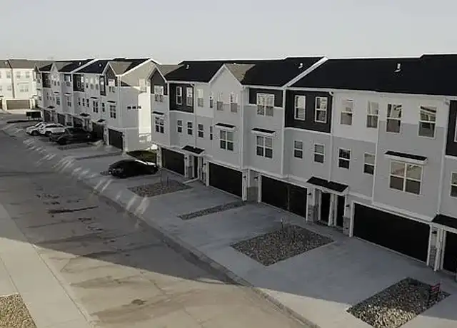 Property at Northpointe Townhomes - 152 NE 22nd Ln, Ankeny, IA, 50021, 2 beds, 2.5 baths, [object Object]