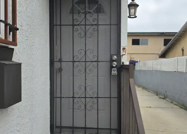 Property at 9206 S Hoover St Unit 3/4, Los Angeles, CA, 90044, 2 beds, 1 bath, [object Object]