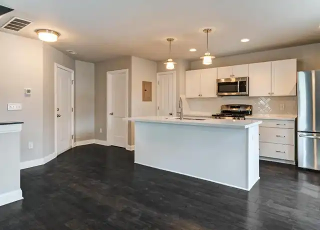 Property at 48 Aston Row Ln Unit B, Columbus, OH, 43201, 1 bed, 1.5 baths, [object Object]