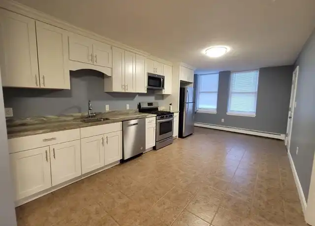 Property at 237 Chestnut St Unit 3, Chelsea, MA, 02150, 3 beds, 1 bath, [object Object]