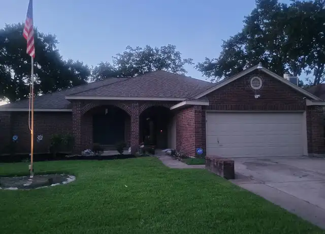 Property at 2220 Castle Dr, League City, TX, 77573, 3 beds, 2 baths, [object Object]