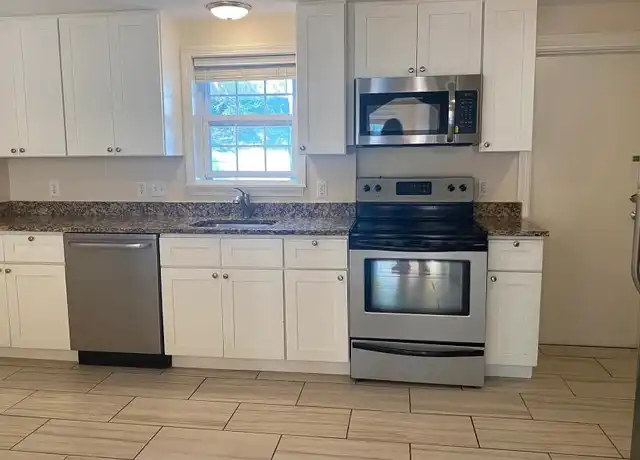 Property at 4833 Washington St, West Roxbury, MA, 02132, 2 beds, 1 bath, [object Object]