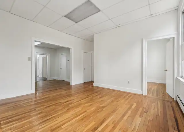 Property at 570 Newark Ave Unit 3, Jersey City, NJ, 07306, 2 beds, 1 bath, [object Object]