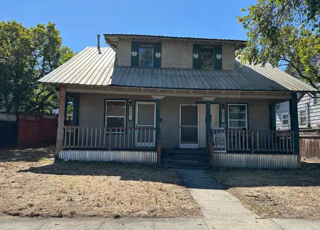 Property at 1004 E 8th St, The Dalles, OR, 97058, 2 beds, 1 bath, [object Object]