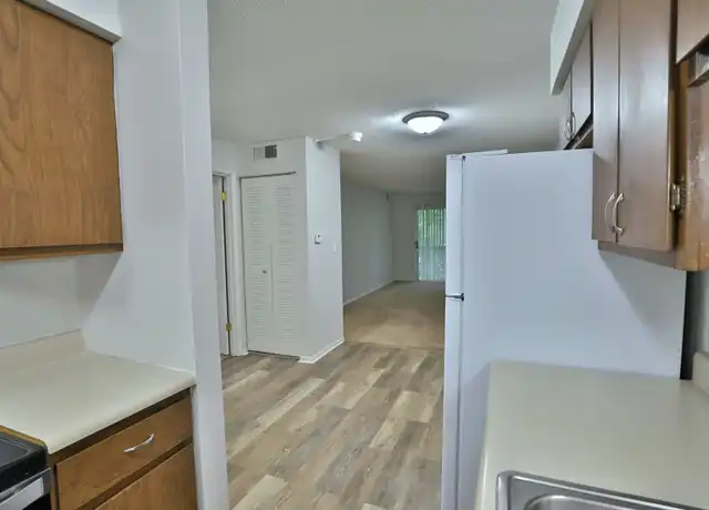 Property at 1420 W Glen Ave Apt 507, Peoria, IL, 61614, 2 beds, 1.5 baths, [object Object]