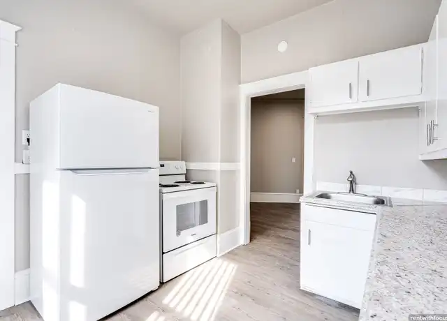 Property at 924 W 5th St Unit 1, Appleton, WI, 54914, 2 beds, 1 bath, [object Object]