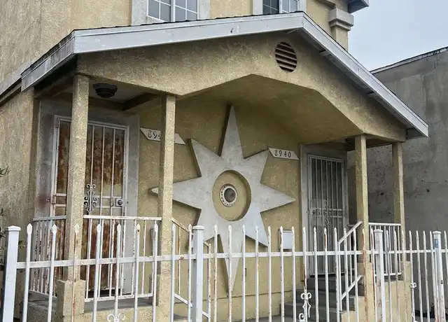 Property at 8940 S Western Ave Unit 8940, Los Angeles, CA, 90047, 3 beds, 2 baths, [object Object]