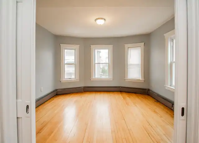 Property at 77 Cohasset St Unit 2, Worcester, MA, 01604, 3 beds, 1 bath, [object Object]