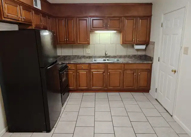Property at 1950 Torreyson St Unit B, Conway, AR, 72034, 1 bed, 1 bath, [object Object]