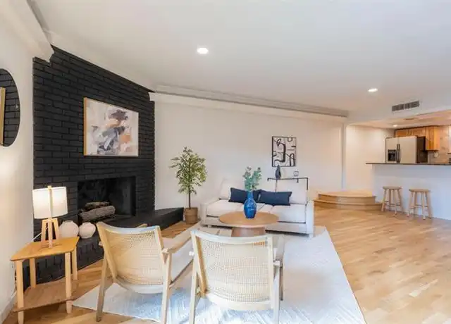 Property at 6029 E University Blvd #107, Dallas, TX, 75206, 2 beds, 1.5 baths, [object Object]