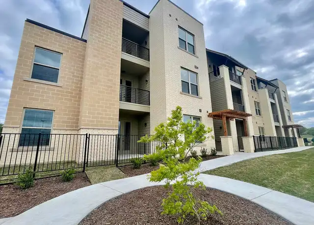 Property at Fort Worth Meadows Apartments - 7721 Dutch Branch Rd, Fort Worth, TX, 76132, 1-2 bed, 1-2 bath, [object Object]