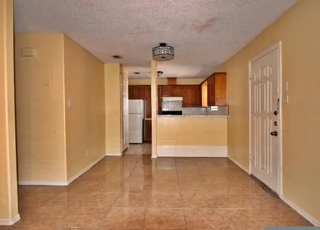 Property at 2210 W Elisa Ln, Edinburg, TX, 78541, 2 beds, 2 baths, [object Object]