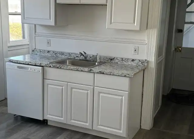 Property at 178 Brentwood Ave, Fairfield, CT, 06825, 1 bed, 1 bath, [object Object]